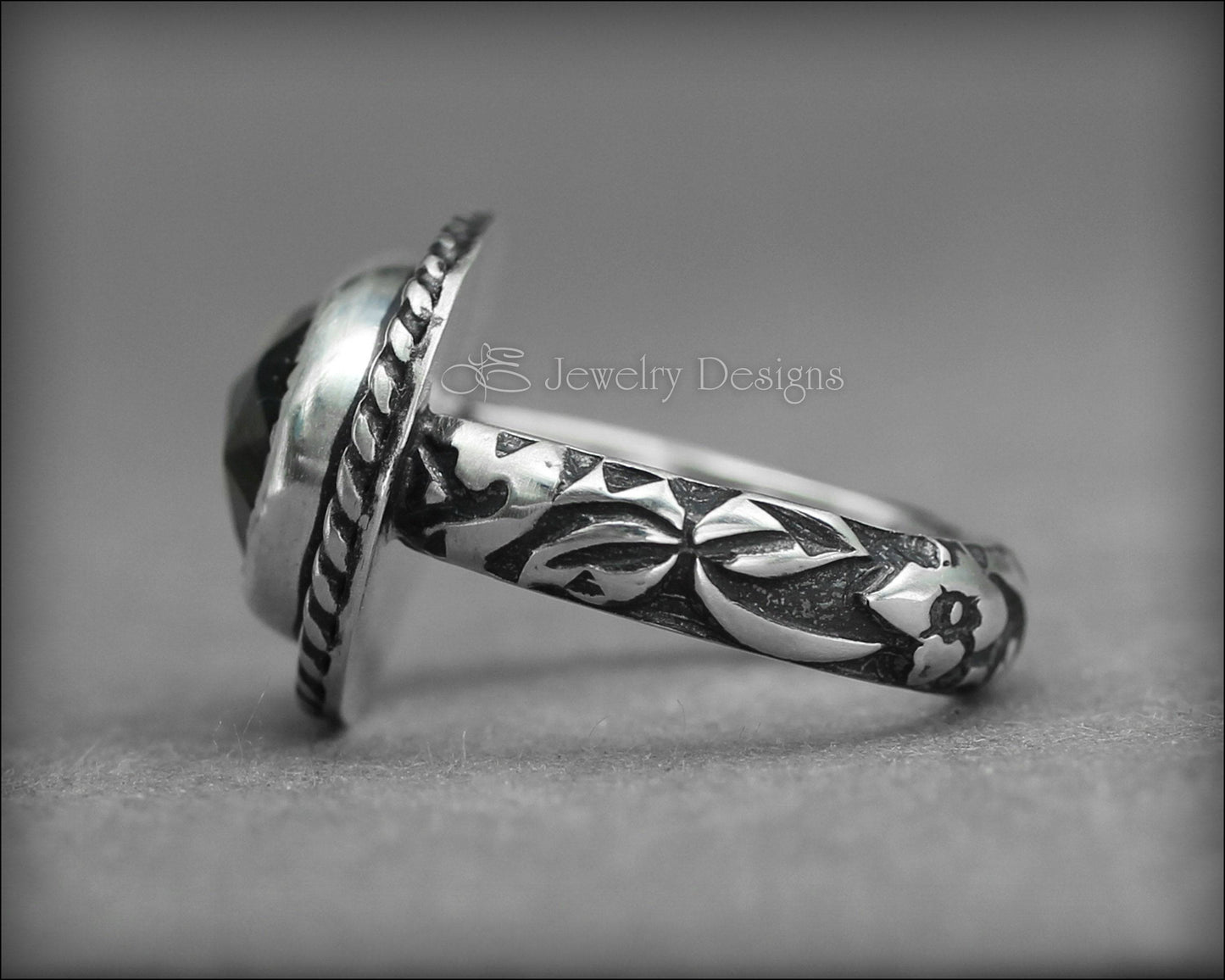 Sterling Oval Rose Cut Labradorite Ring - LE Jewelry Designs