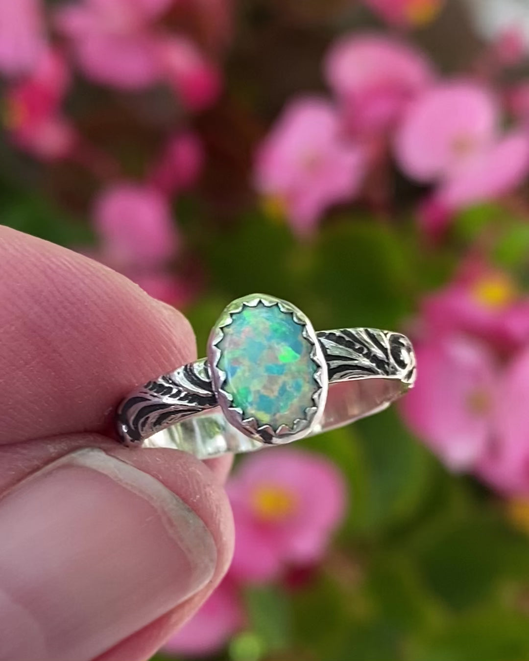 Load and play video in Gallery viewer, Oval Opal Pattern Ring - (choose color)
