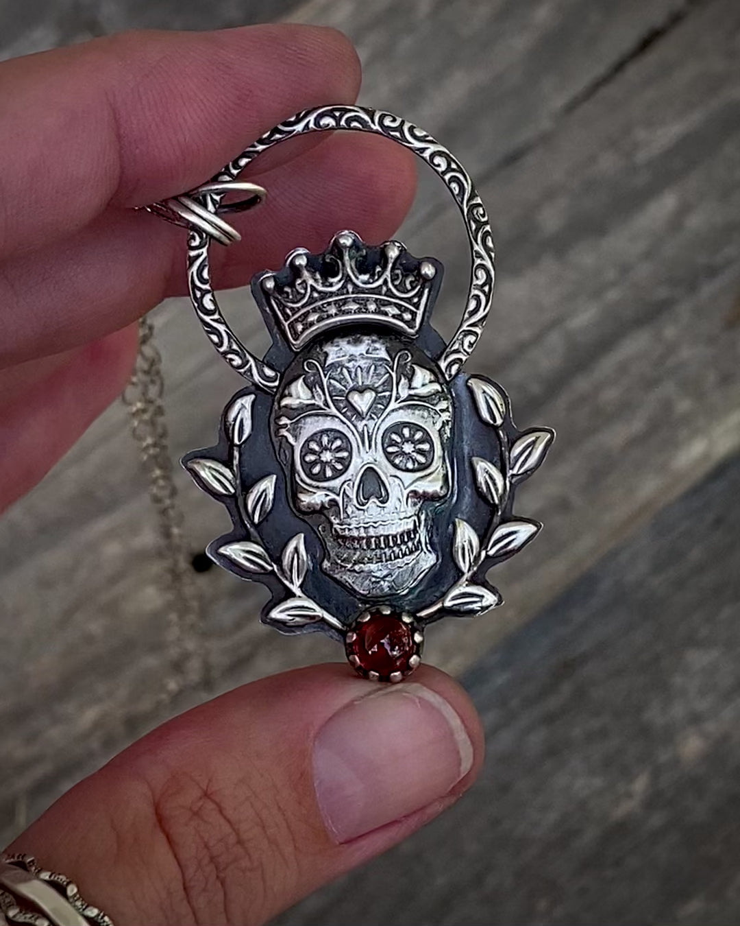 Load and play video in Gallery viewer, King Sugar Skull Pendant
