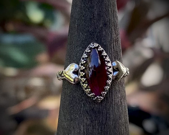 Load and play video in Gallery viewer, Victorian Style Sweetheart Ring - (choose stone)
