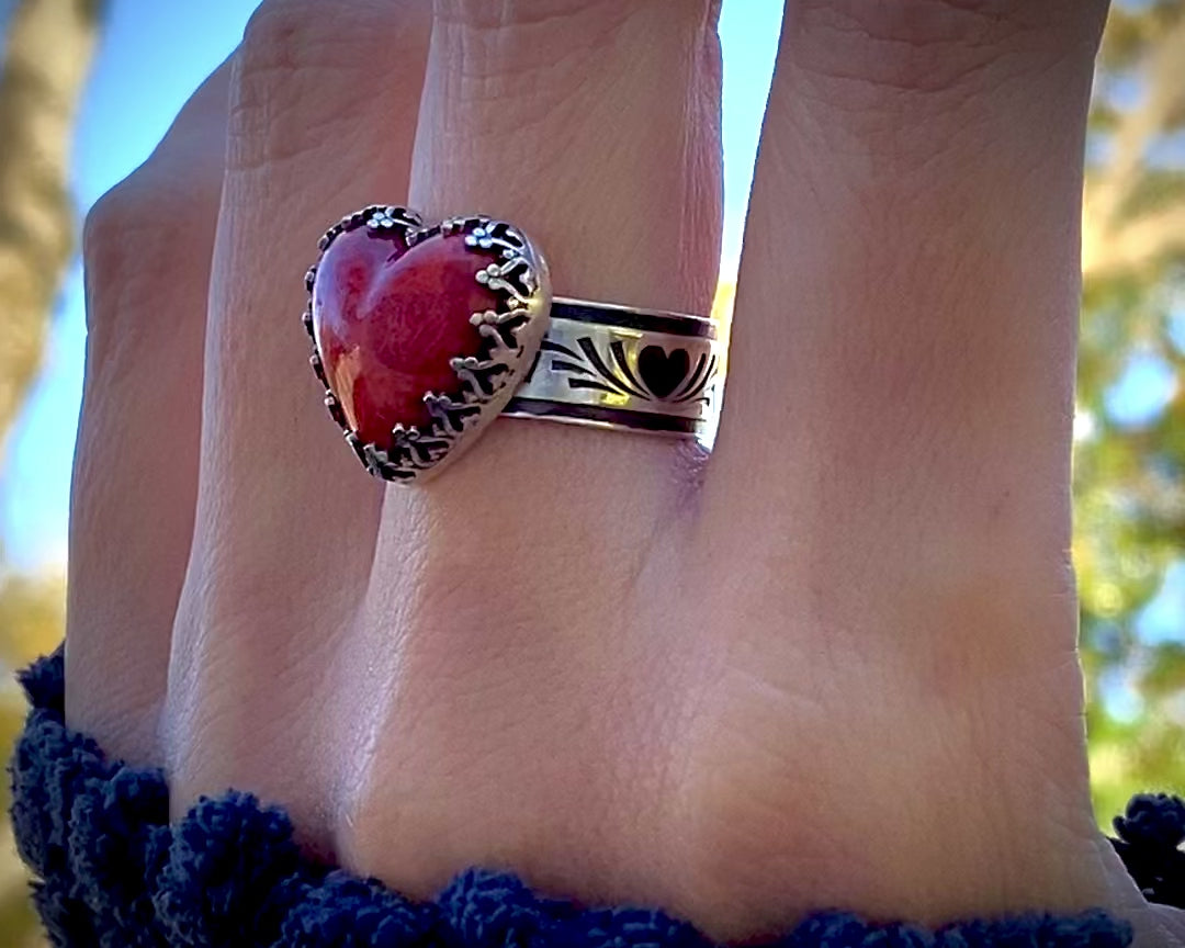 Load and play video in Gallery viewer, Sterling Red Coral Heart Ring
