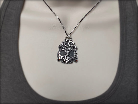 Load image into Gallery viewer, Sterling Skull Queen Pendant - LE Jewelry Designs
