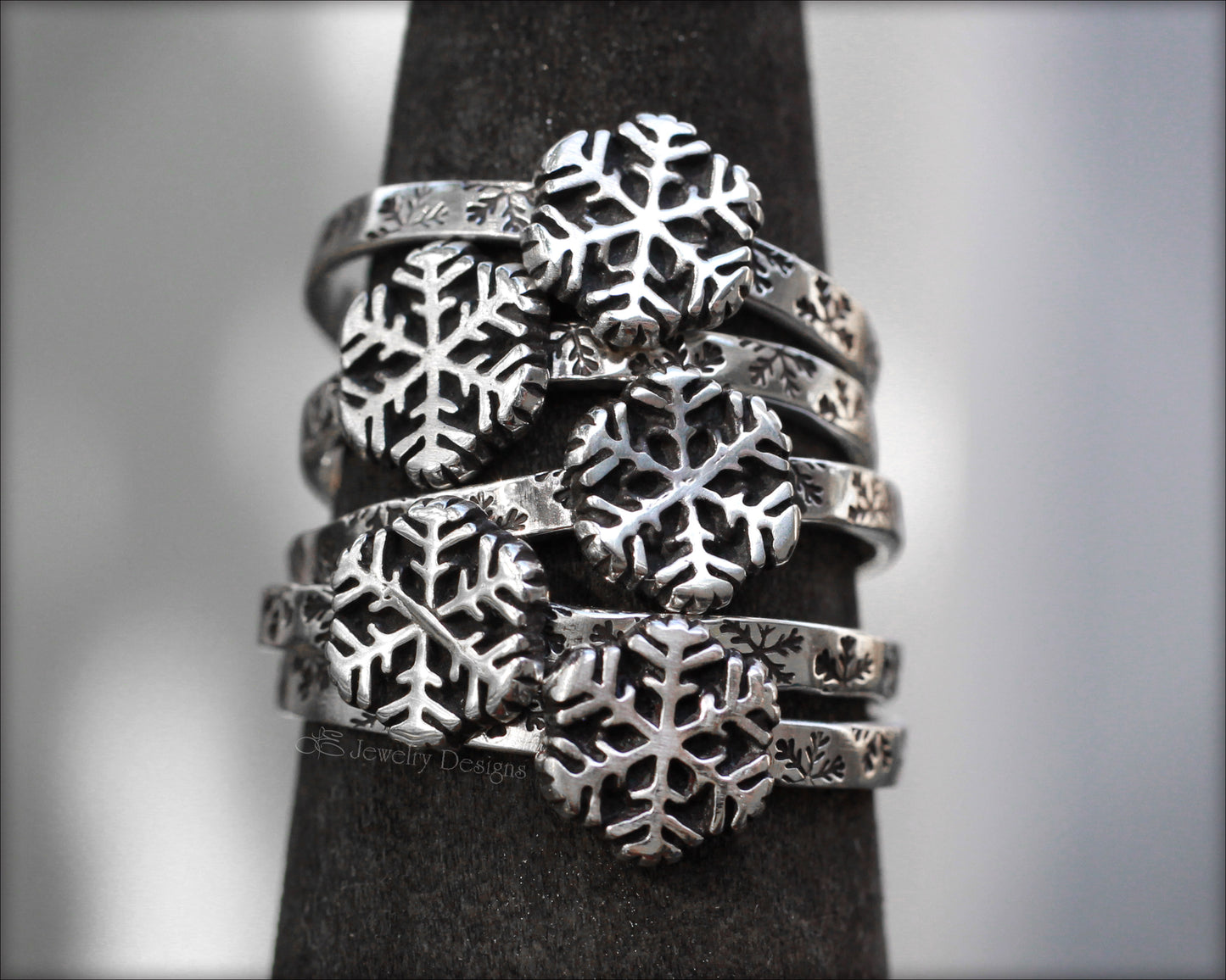 Load image into Gallery viewer, Sterling Silver Snowflake Ring - LE Jewelry Designs
