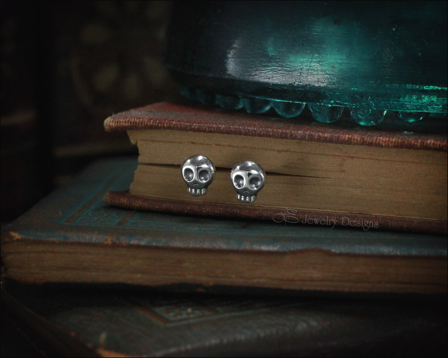 Tiny Sterling Skull Stud Earrings - LE Jewelry Designs