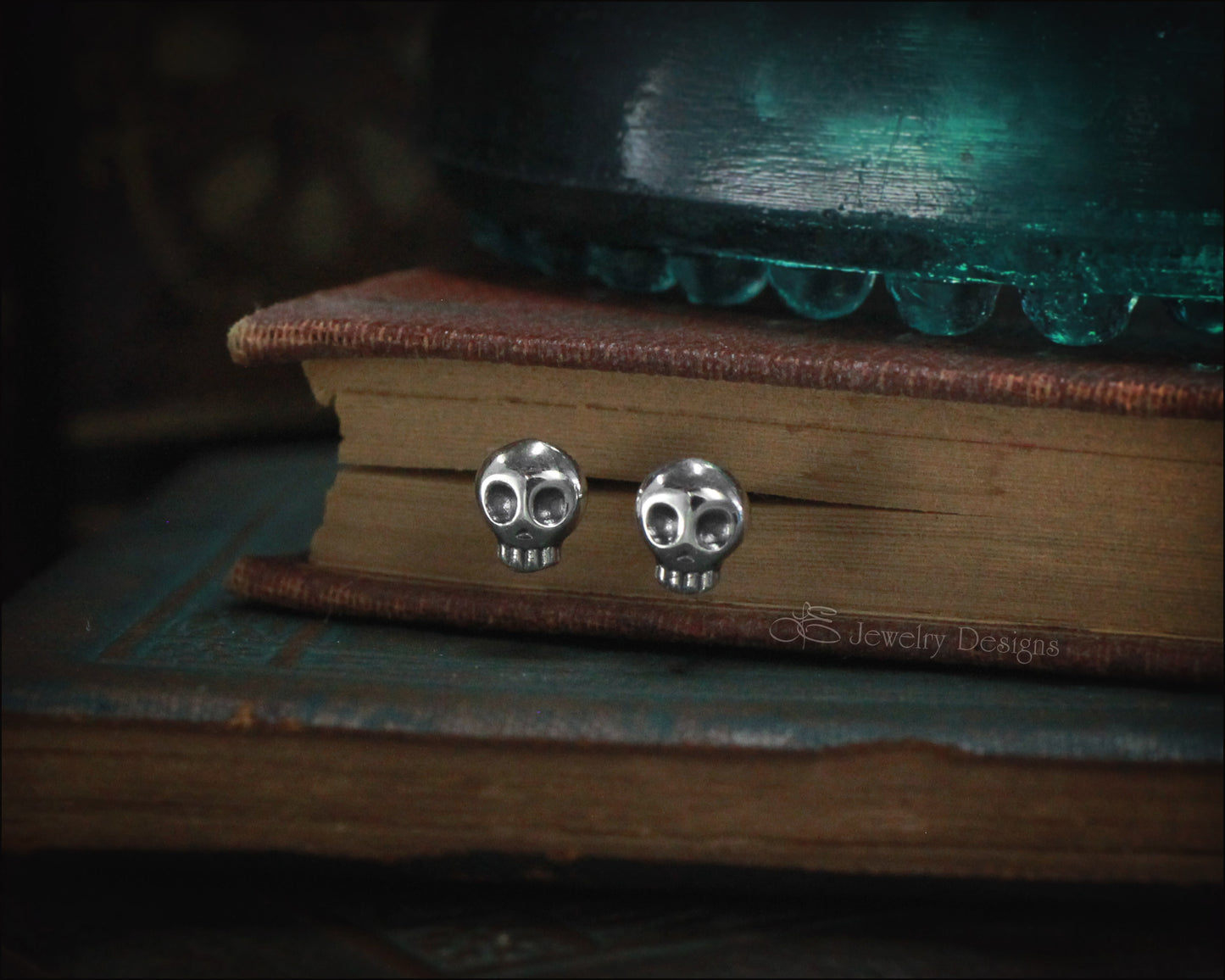 Tiny Sterling Skull Stud Earrings - LE Jewelry Designs