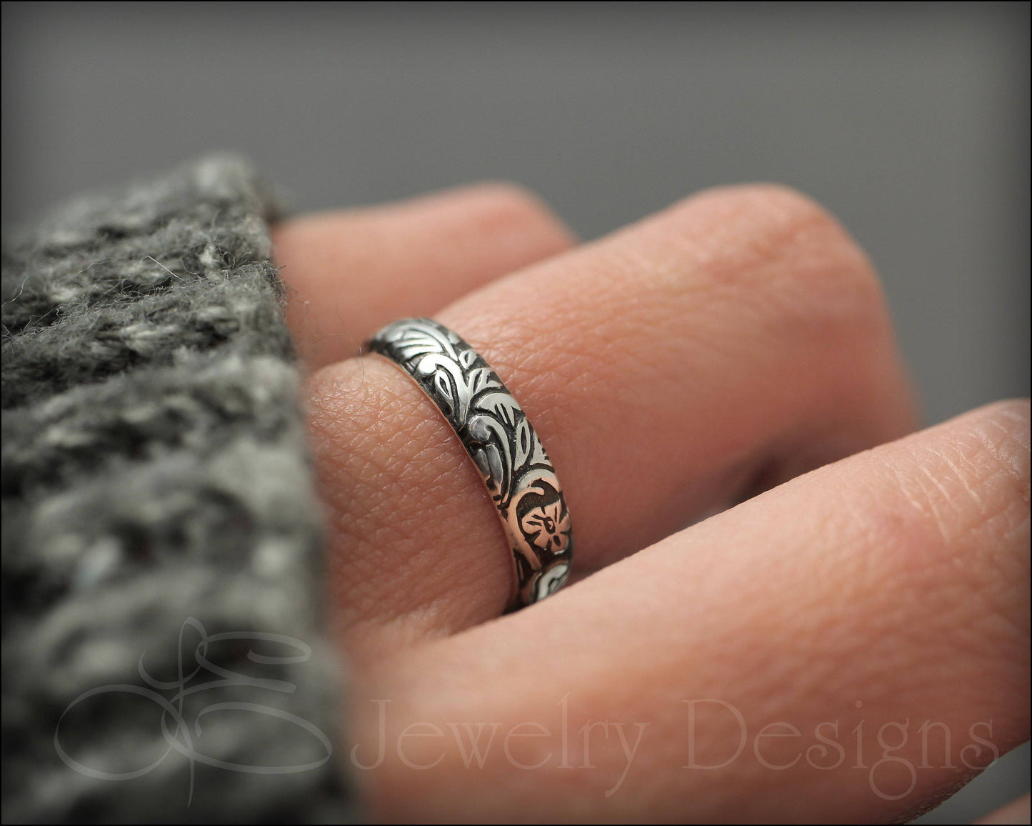 Load image into Gallery viewer, Sterling Silver Floral Band - LE Jewelry Designs

