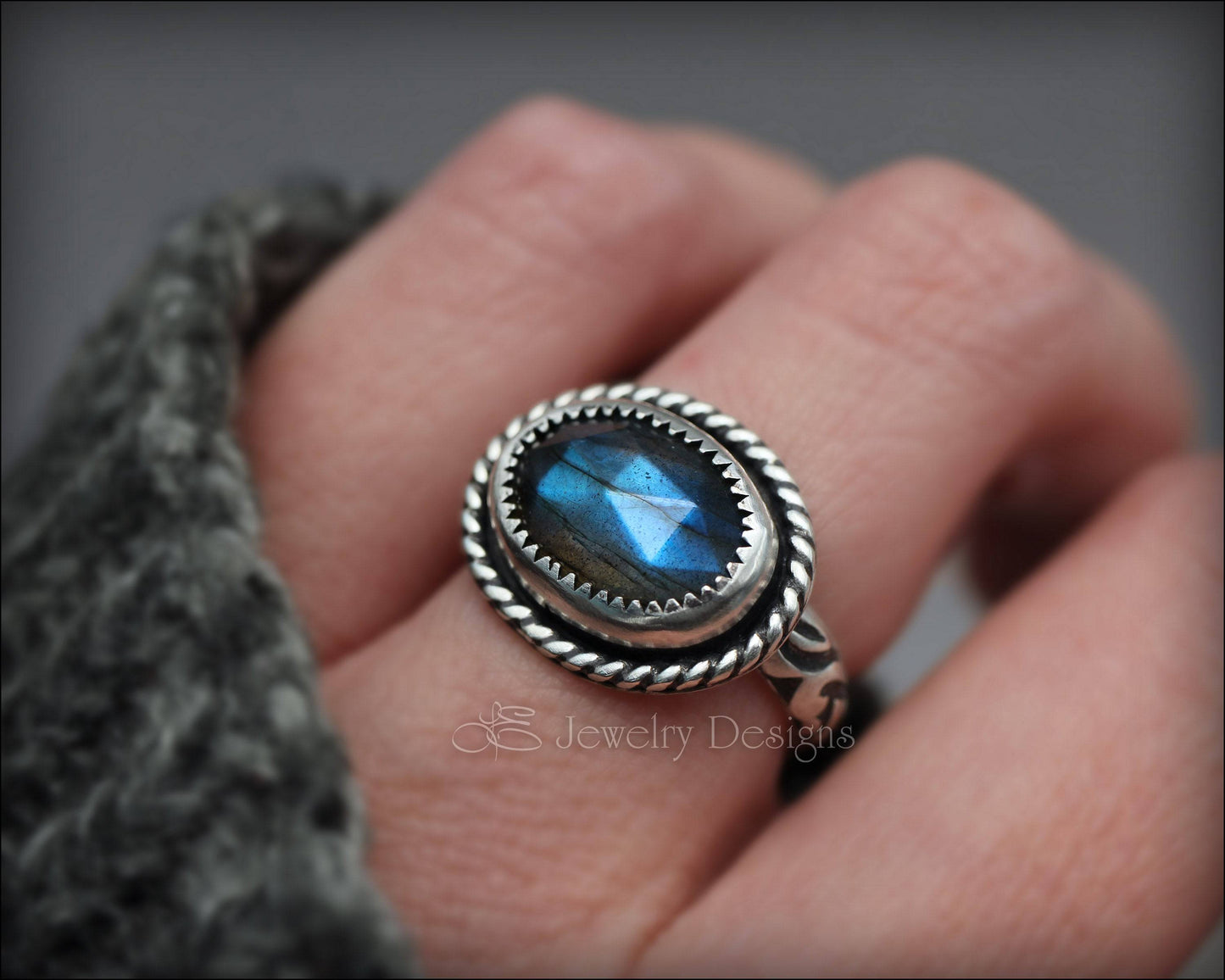 Sterling Oval Rose Cut Labradorite Ring - LE Jewelry Designs