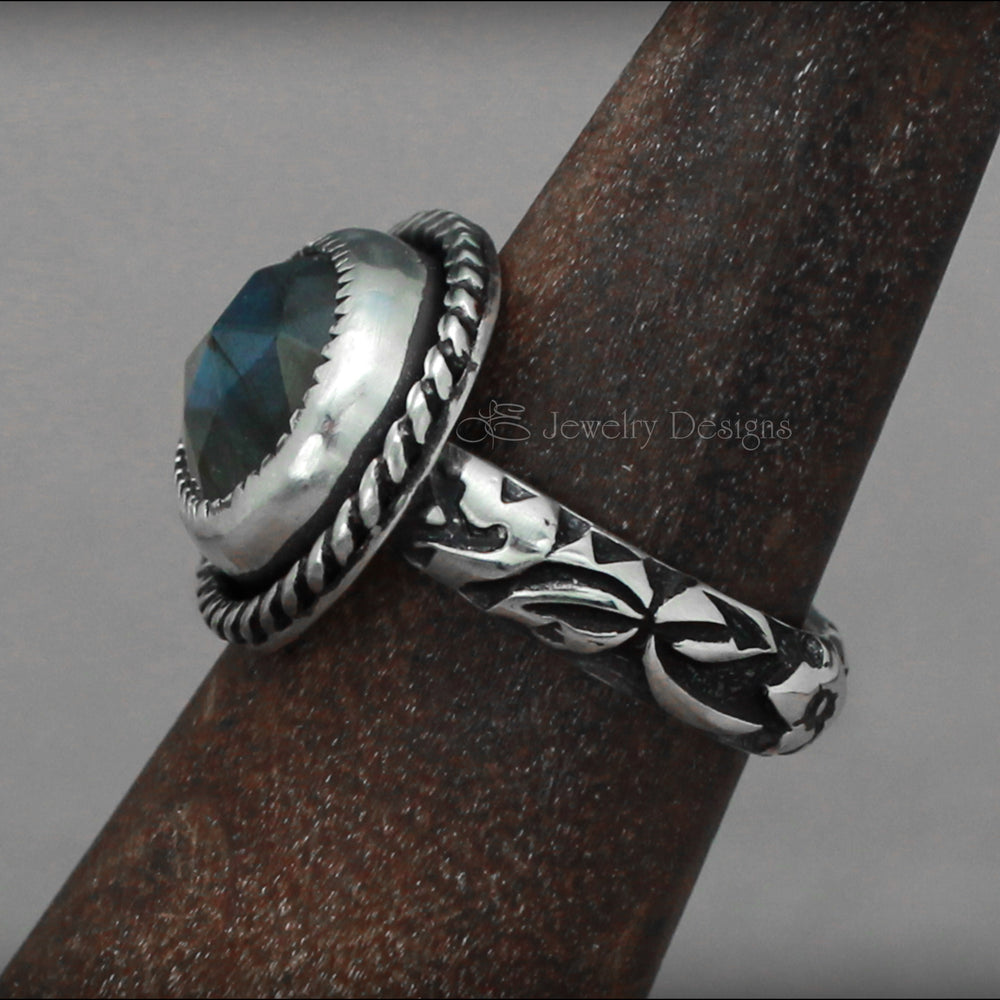 
                  
                    Size 5.5 - Sterling Oval Labradorite Ring - LE Jewelry Designs
                  
                